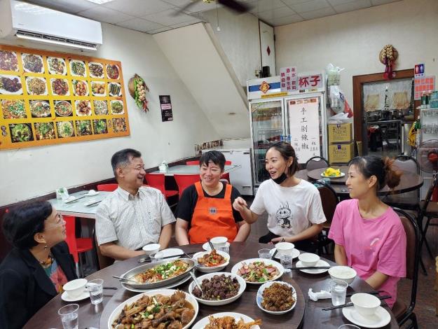 「琴姊厨房」品湘菜料理，分享台湾温暖人情3