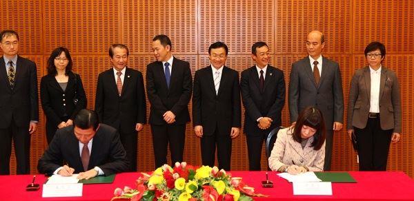 「臺灣與澳門間航空運輸協議」於今(17)日在澳門簽署