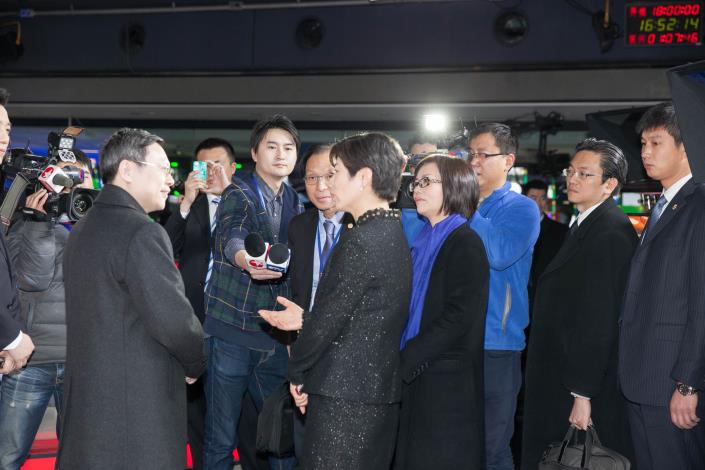 王主委與上海智庫學者座談並參訪上海廣播電視臺